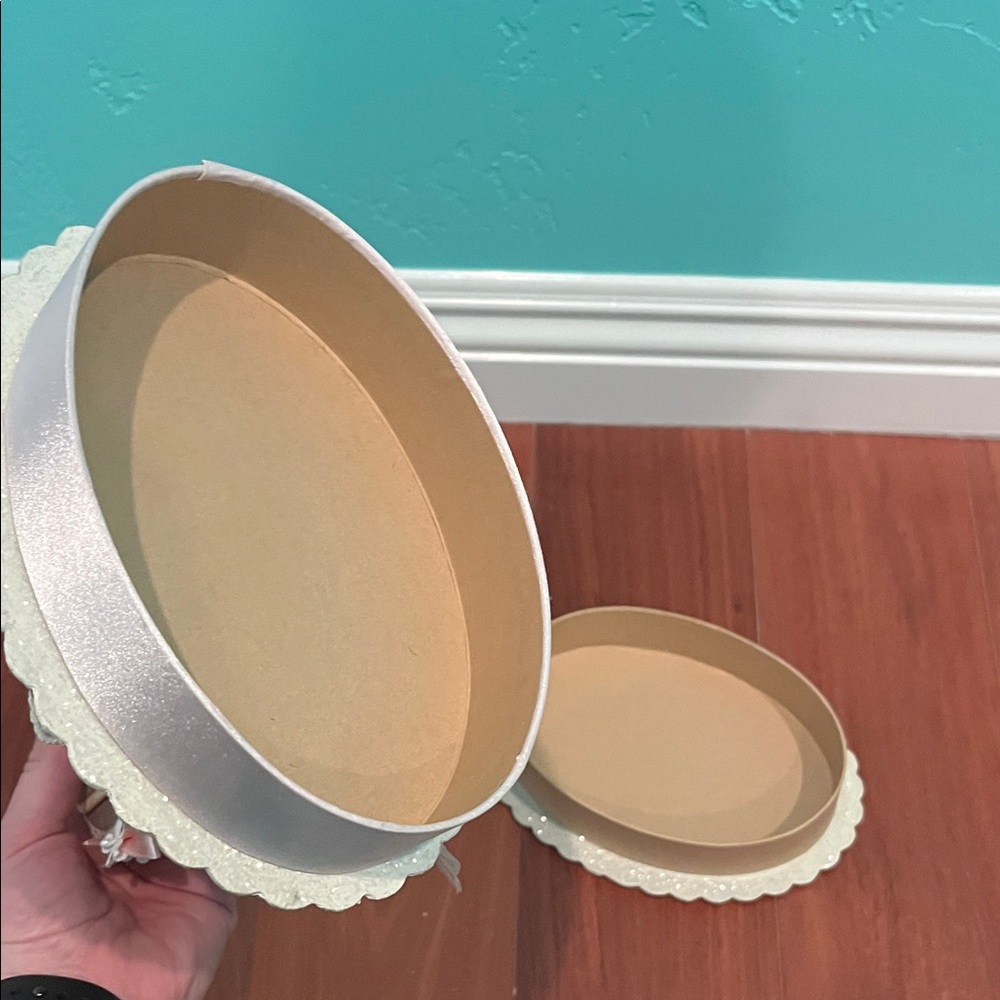 Vintage Courtship Valentine’s Day Box - Picture 3 of 6